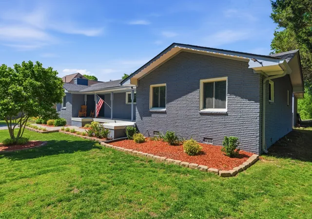 Photo 3 of Single family home for sale at 105 Brooklawn Dr, White House, TN 37188 | MLS# 3611752 | Listing updated on 2026-10-05