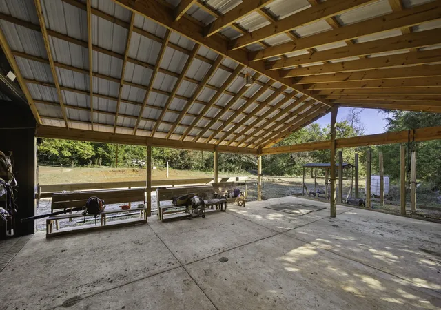 Photo 4 of House for sale at 2410 Concord Church Rd, Columbia, TN 38401 | MLS# 3619257 | Listing updated on 2026-10-17