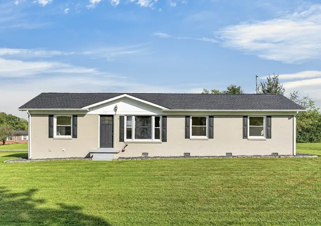 Photo 1 of Single family home for sale at 826 Driver St, Smithville, TN 37166 | MLS# 3611605 | Listing updated on 2026-10-06