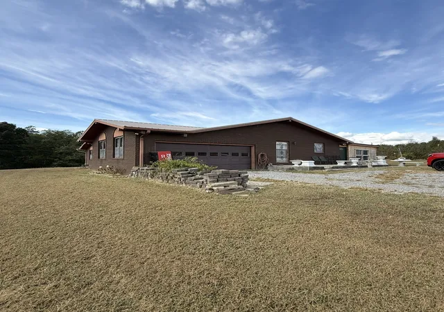 Photo 2 of Single family home for sale at 1745 Harrison Fry Rd, Mc Minnville, TN 37110 | MLS# 3611662 | Listing updated on 2026-10-05