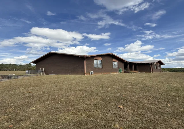 Photo 3 of Single family home for sale at 1745 Harrison Fry Rd, Mc Minnville, TN 37110 | MLS# 3611662 | Listing updated on 2026-10-05