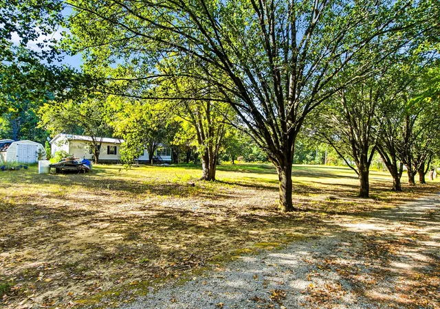 Photo 2 of Manufactured home for sale at 1513 Lost Country Dr, Springfield, TN 37172 | MLS# 3612575 | Listing updated on 2026-10-07