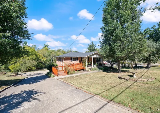 Photo 2 of Single family home for sale at 215 Shevel Dr, Goodlettsville, TN 37072 | MLS# 3611688 | Listing updated on 2026-10-08