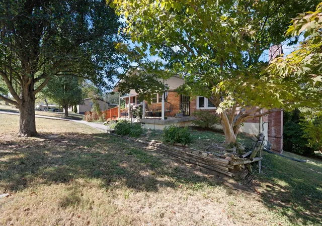 Photo 3 of Single family home for sale at 215 Shevel Dr, Goodlettsville, TN 37072 | MLS# 3611688 | Listing updated on 2026-10-08