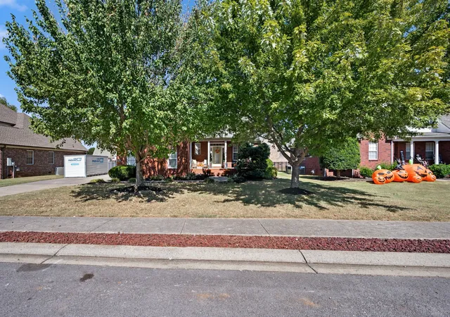 Photo 3 of Single family home for sale at 3006 Spottswood Cir, Murfreesboro, TN 37128 | MLS# 3618760 | Listing updated on 2026-10-09