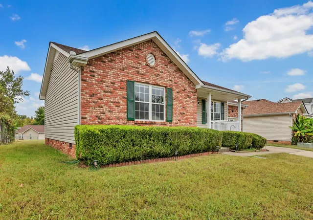 Photo 2 of Single family home for sale at 1882 Timberline Way, Clarksville, TN 37042 | MLS# 3611643 | Listing updated on 2026-10-05