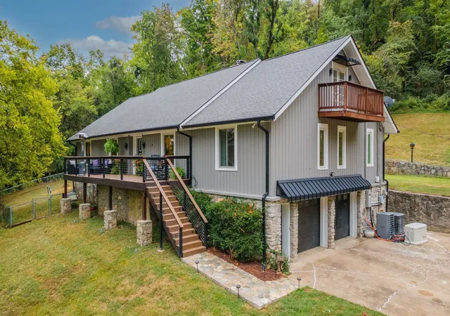 Photo 3 of Single family home for sale at 5353 Green Valley Ct, Nashville, TN 37220 | MLS# 3611888 | Listing updated on 2026-10-05