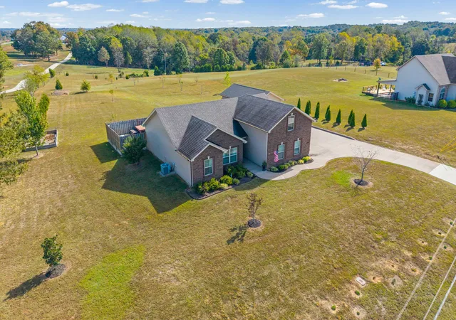 Photo 3 of Single family home for sale at 4025 Chapel Hl Rd, Clarksville, TN 37040 | MLS# 3619990 | Listing updated on 2026-10-14