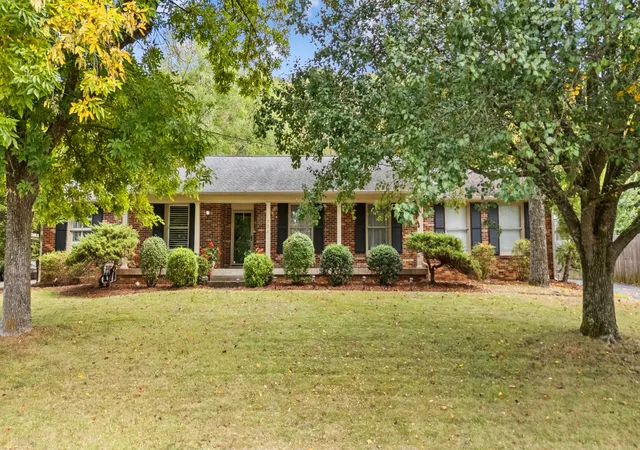 Photo 3 of Single family home for sale at 930 Percy Warner Blvd, Nashville, TN 37205 | MLS# 3612279 | Listing updated on 2026-10-08