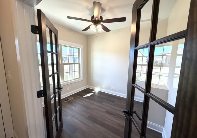 Photo 3 of Single family home for sale at 128 Hummingbird Way, Clarksville, TN 37043 | MLS# 3615153 | Listing updated on 2026-10-08