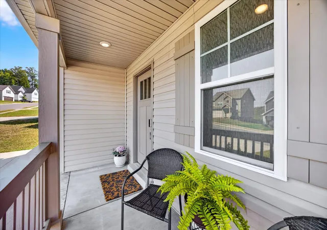 Photo 2 of Single family home for sale at 1070 Winesap Rd, Clarksville, TN 37040 | MLS# 3615443 | Listing updated on 2026-10-14