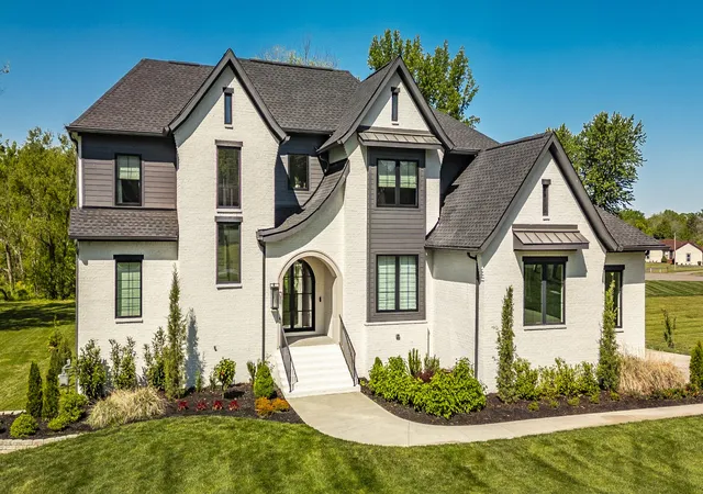 Photo 3 of Single family home for sale at 1305 Twin Springs Dr, Brentwood, TN 37027 | MLS# 3612523 | Listing updated on 2026-10-08