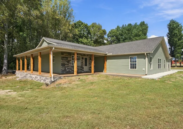 Photo 1 of Single family home for sale at 35 Tom Johnson Rd, Morrison, TN 37357 | MLS# 3611712 | Listing updated on 2026-10-05