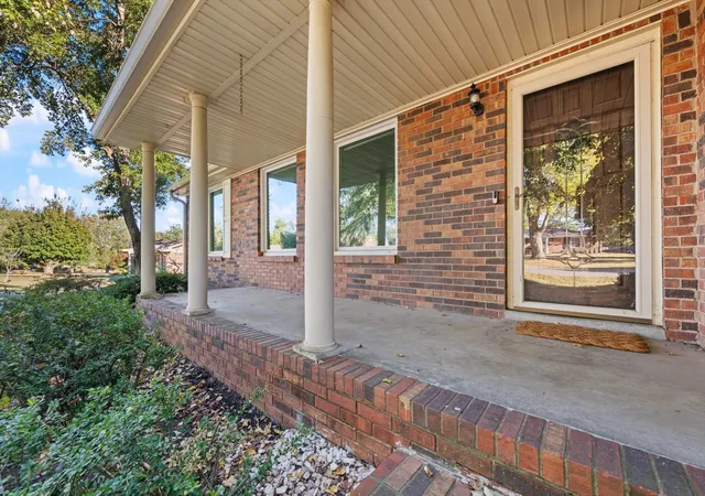 Photo 3 of Single family home for sale at 110 Sam Davis Dr, Springfield, TN 37172 | MLS# 3611835 | Listing updated on 2026-10-08