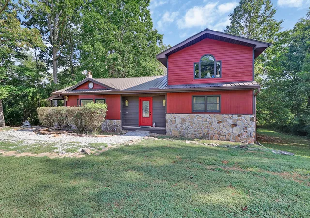 Photo 1 of Single family home for sale at 252 Old Homestead Hwy, Crossville, TN 38555 | MLS# 3611763 | Listing updated on 2026-10-05