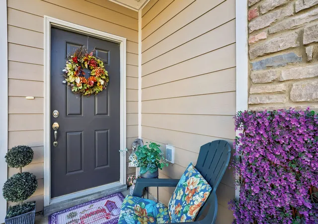 Photo 3 of Townhouse for sale at 2353 Stonecenter Ln, Murfreesboro, TN 37128 | MLS# 3615231 | Listing updated on 2026-10-09