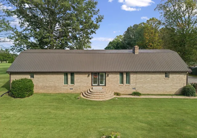 Photo 1 of Single family home for sale at 385 Crutchfield Ln, Paris, TN 38242 | MLS# 3611822 | Listing updated on 2026-10-05