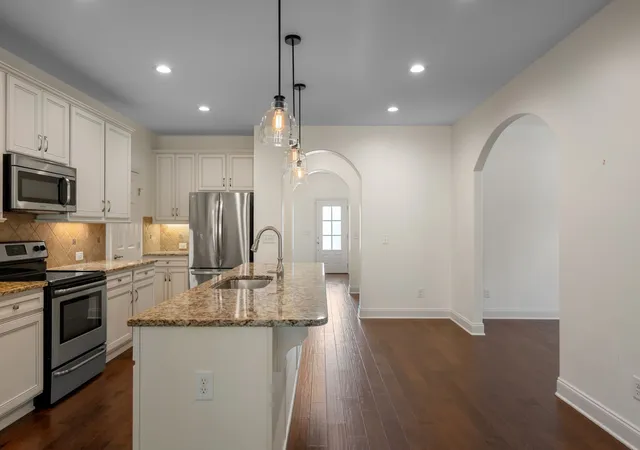 Photo 4 of Single family home for sale at 206 Brixham Ct, Gallatin, TN 37066 | MLS# 3615063 | Listing updated on 2026-10-09