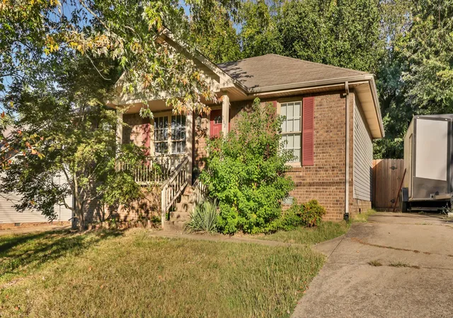 Photo 1 of Single family home for sale at 282 Moncrest Dr, Clarksville, TN 37042 | MLS# 3615156 | Listing updated on 2026-10-08