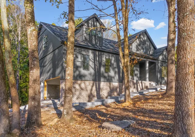 Photo 1 of Single family home for sale at 2638 Moody Rd, Clarksville, TN 37040 | MLS# 3626745 | Listing updated on 2026-10-28