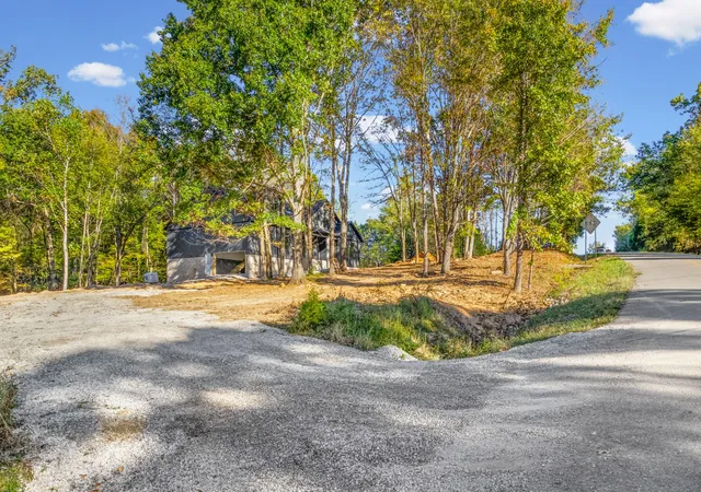 Photo 3 of Single family home for sale at 2638 Moody Rd, Clarksville, TN 37040 | MLS# 3626745 | Listing updated on 2026-10-28