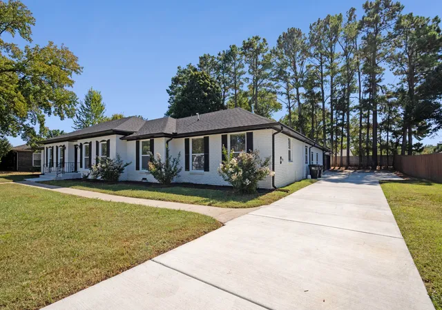 Photo 2 of Single family home for sale at 1819 Haynes Dr, Murfreesboro, TN 37129 | MLS# 3615583 | Listing updated on 2026-10-09