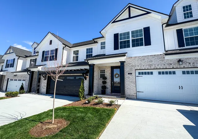 Townhouse for sale at 237 Glencrest Dr, Hendersonville, TN 37075 | MLS# 3611730