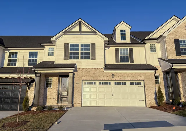 Photo 1 of Townhouse for sale at 237 Glencrest Dr, Hendersonville, TN 37075 | MLS# 3611730 | Listing updated on 2026-10-05