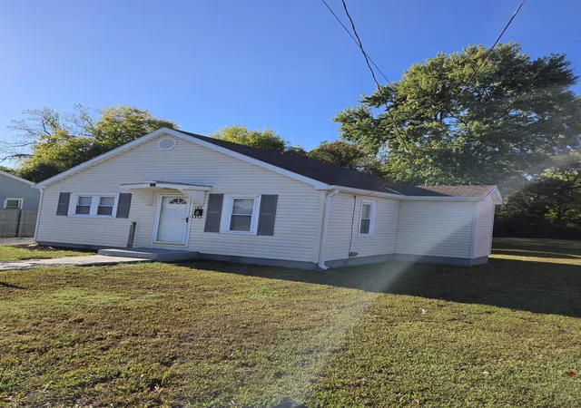 Photo 2 of Single family home for sale at 147 Means Ave, Hopkinsville, KY 42240 | MLS# 3611783 | Listing updated on 2026-10-05