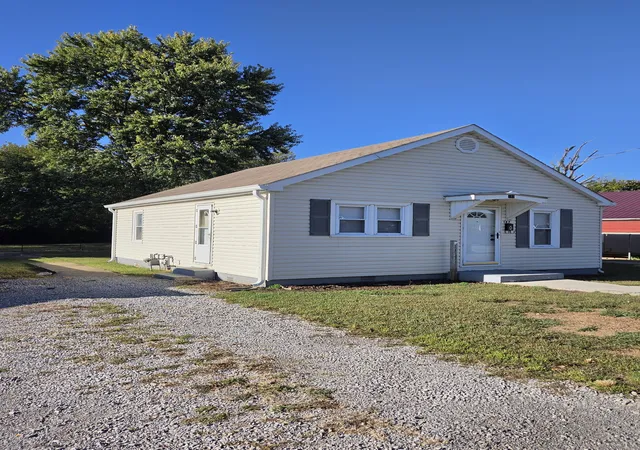 Photo 3 of Single family home for sale at 147 Means Ave, Hopkinsville, KY 42240 | MLS# 3611783 | Listing updated on 2026-10-05
