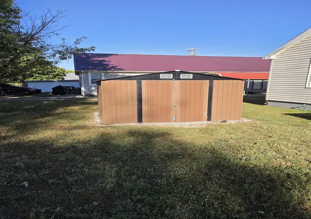 Photo 3 of Single family home for sale at 147 Means Ave, Hopkinsville, KY 42240 | MLS# 3611783 | Listing updated on 2026-10-05