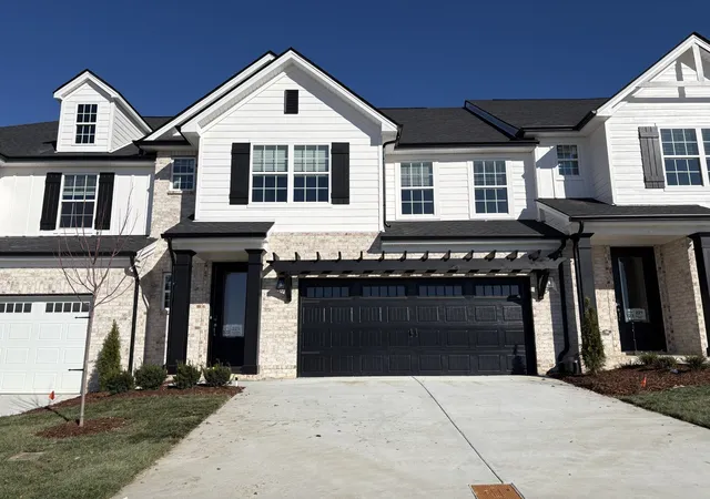 Townhouse for sale at 225 Glencrest Dr, Hendersonville, TN 37075 | MLS# 3611793