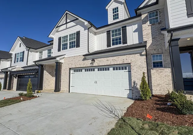 Photo 2 of Townhouse for sale at 229 Glencrest Dr, Hendersonville, TN 37075 | MLS# 3611795 | Listing updated on 2026-10-05