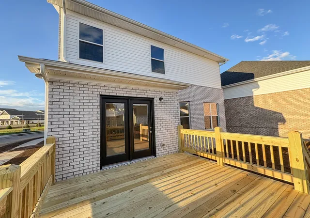 Photo 3 of Townhouse for sale at 140 Weller Ln, Gallatin, TN 37066 | MLS# 3611801 | Listing updated on 2026-10-06
