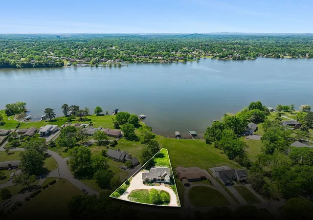 Photo 3 of Single family home for sale at 112 Sterling Rd, Hendersonville, TN 37075 | MLS# 3612630 | Listing updated on 2026-10-08