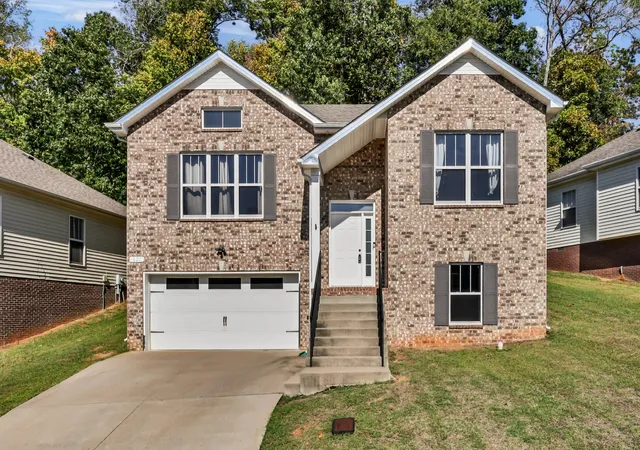 Photo 1 of Single family home for sale at 627 Hidden Valley Dr, Clarksville, TN 37040 | MLS# 3619946 | Listing updated on 2026-10-13