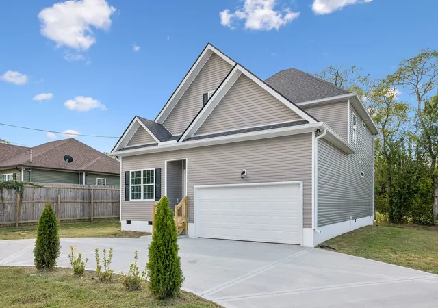Photo 3 of Single family home for sale at 668 5th Avenue N, Lewisburg, TN 37091 | MLS# 3612043 | Listing updated on 2026-10-08
