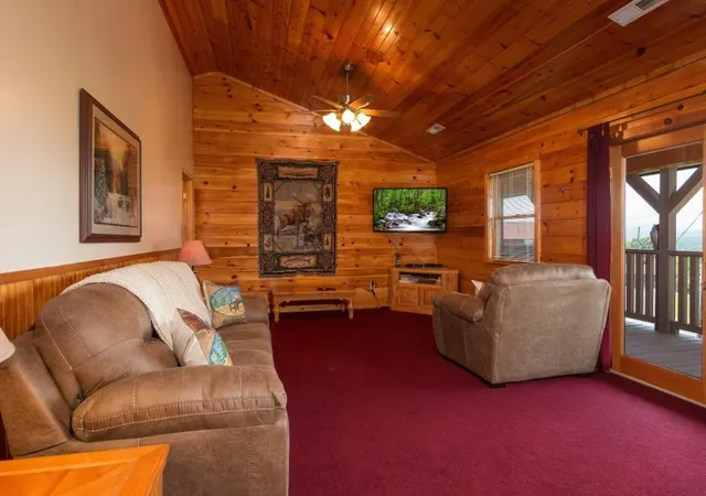 Photo 3 of Single family home for sale at 2039 Oakmont Dr, Sevierville, TN 37876 | MLS# 3620407 | Listing updated on 2026-10-14