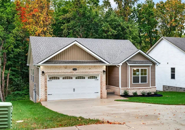 Photo 2 of Single family home for sale at 158 Irish Hills, Clarksville, TN 37042 | MLS# 3612139 | Listing updated on 2026-10-27