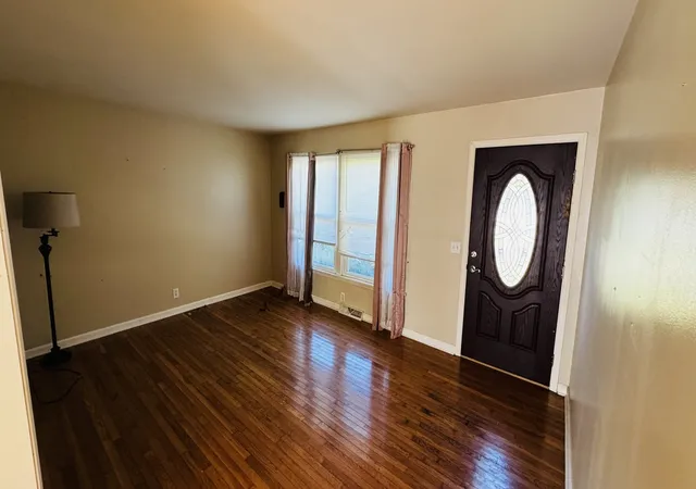 Photo 2 of Single family home for sale at 115 Ravenwood Cir, Dickson, TN 37055 | MLS# 3612320 | Listing updated on 2026-10-06