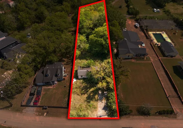 Single family home for sale at 1522 E Stewarts Ln, Nashville, TN 37218 | MLS# 3611891