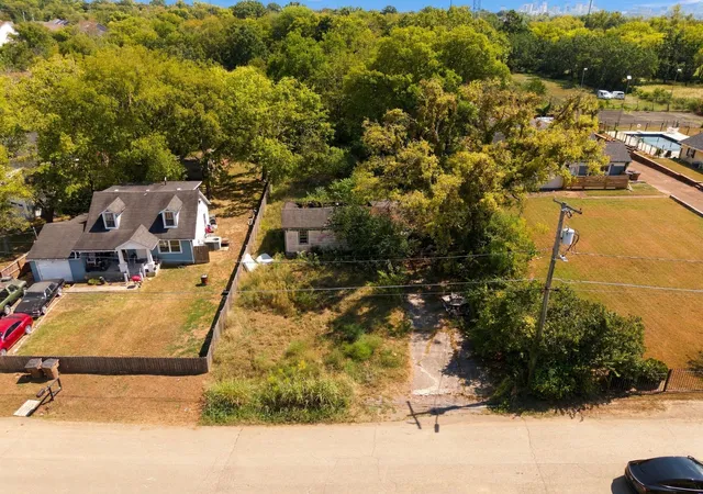 Photo 1 of Single family home for sale at 1522 E Stewarts Ln, Nashville, TN 37218 | MLS# 3611891 | Listing updated on 2026-10-05