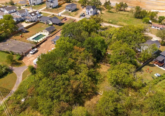 Photo 3 of Single family home for sale at 1522 E Stewarts Ln, Nashville, TN 37218 | MLS# 3611891 | Listing updated on 2026-10-05