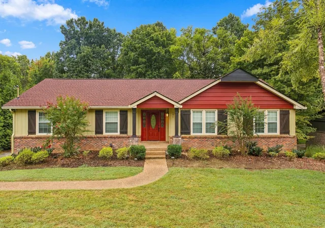 Photo 1 of Single family home for sale at 104 Trout Valley Dr, Hendersonville, TN 37075 | MLS# 3611926 | Listing updated on 2026-10-06