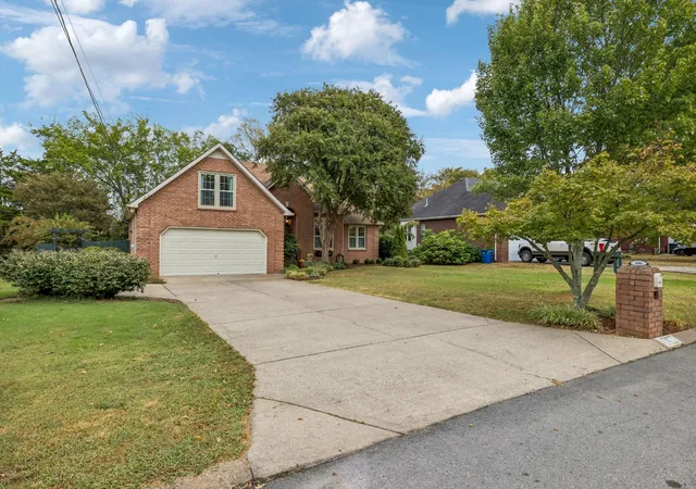 Photo 1 of Single family home for sale at 406 Shadowood Dr, Smyrna, TN 37167 | MLS# 3615083 | Listing updated on 2026-10-09