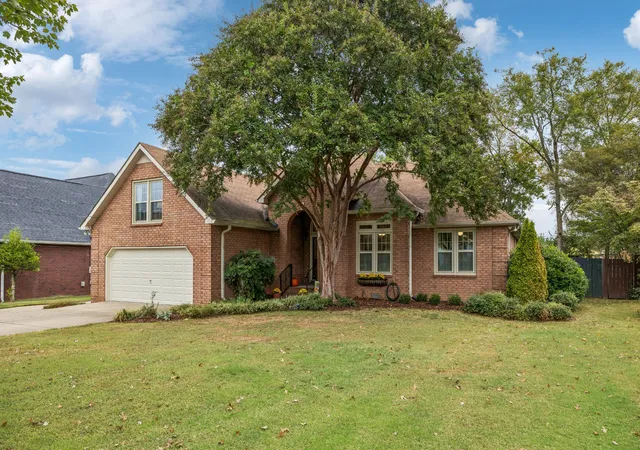 Photo 2 of Single family home for sale at 406 Shadowood Dr, Smyrna, TN 37167 | MLS# 3615083 | Listing updated on 2026-10-09