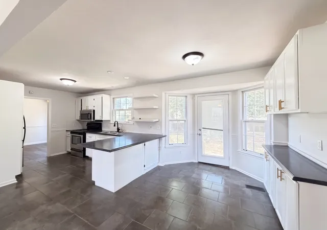 Photo 1 of Single family home for sale at 1122 Tobacco Rd, Clarksville, TN 37042 | MLS# 3611909 | Listing updated on 2026-10-05