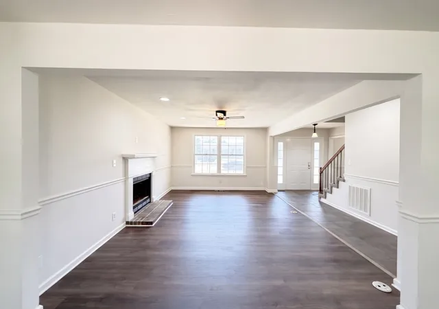 Photo 2 of Single family home for sale at 1122 Tobacco Rd, Clarksville, TN 37042 | MLS# 3611909 | Listing updated on 2026-10-05