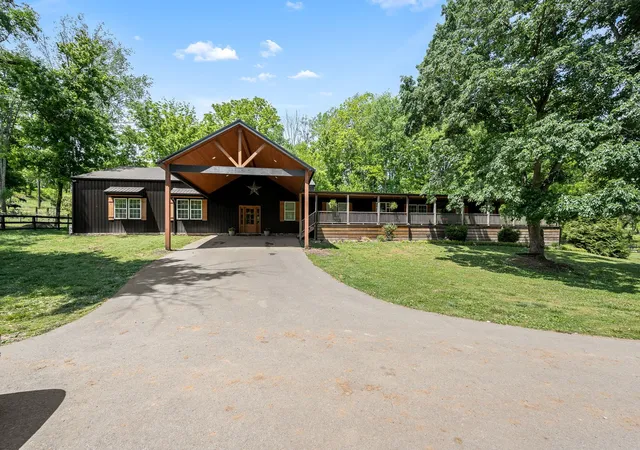 Photo 3 of Manufactured home for sale at 4303 Moore Ln, Culleoka, TN 38451 | MLS# 3611912 | Listing updated on 2026-10-05