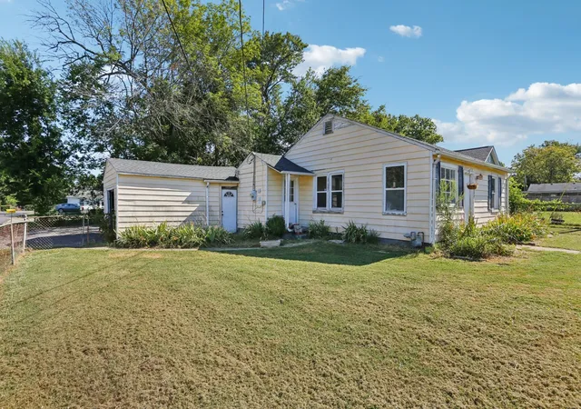 Photo 1 of Single family home for sale at 1009 Center St, Lebanon, TN 37087 | MLS# 3612641 | Listing updated on 2026-10-07
